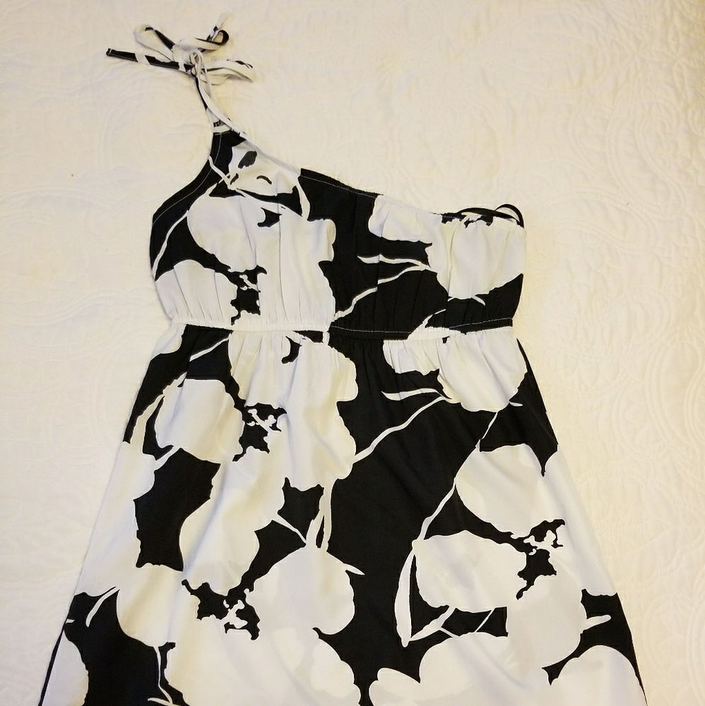 Roxy dress floral black and white